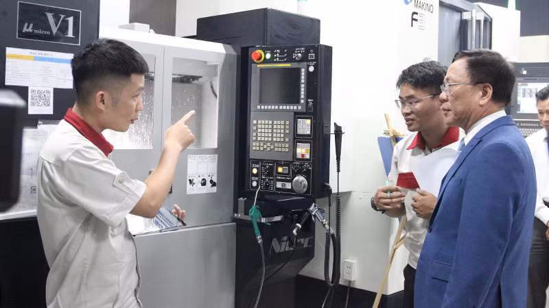 Tại Công ty Minh Thịnh Lợi.