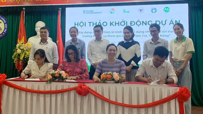 Bốn trường học tại Sơn Trà ký cam kết tham gia dự án.