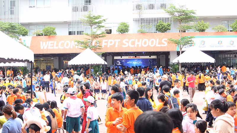 Ngày hội là sự kiện đáng mong chờ hằng năm của học sinh.