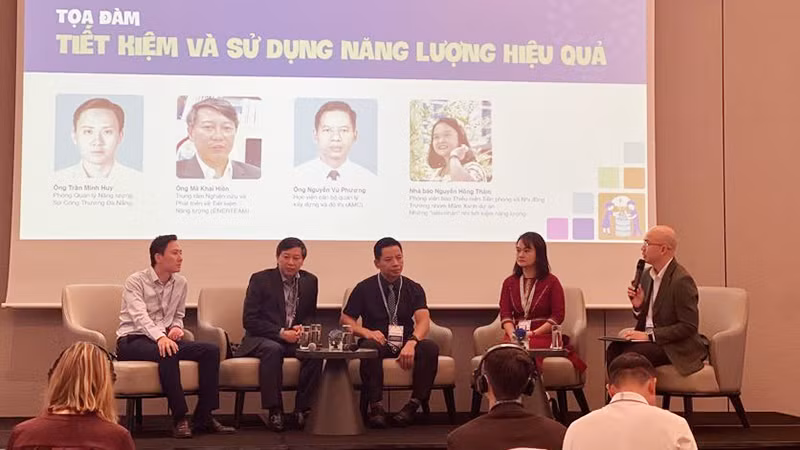 Diễn giả chia sẻ về năng lượng