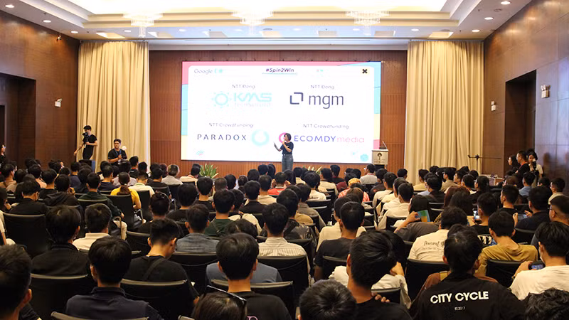 Chương trình thu hút đông đảo cộng đồng lập trình viên, sinh viên công nghệ. Chương trình thu hút đông đảo cộng đồng lập trình viên, sinh viên công nghệ.