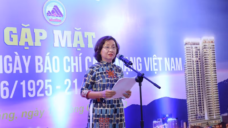 Phó Chủ tịch Ủy ban nhân dân thành phố Đà Nẵng Ngô Thị Kim Yến chúc mừng các cơ quan báo chí và các cán bộ quản lý báo chí trên địa bàn thành phố.