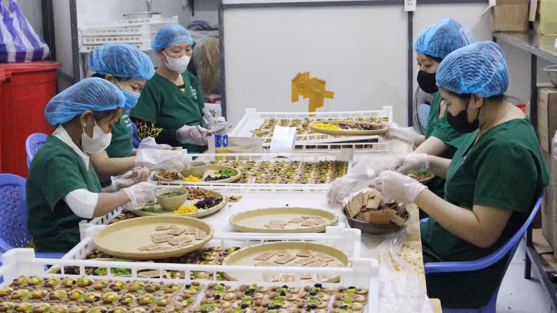 Cơ sở tại Đô 37 tăng cường làm hàng hóa cho đợt cuối năm.