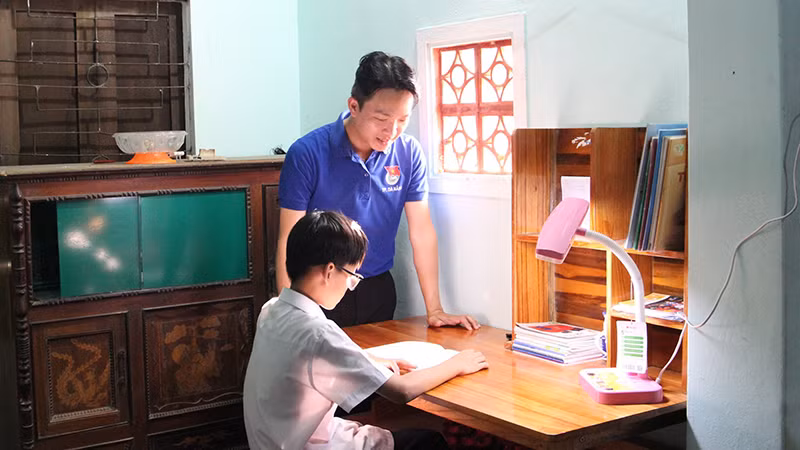 Các bí thư, phó bí thư đoàn cấp cơ sở đã duy trì nhiều mô hình hiệu quả như "Em nuôi của Đoàn", “Tiếp sức đến trường”...