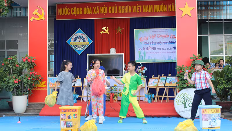 CAB đã hỗ trợ nhiều trường học tại Đà Nẵng về giảm rác thải nhựa.