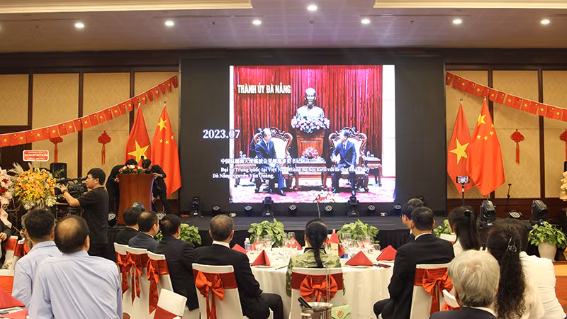 Lễ kỷ niệm cùng ôn lại mối quan hệ giữa hai quốc gia.