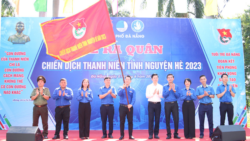 Khởi động Chiến dịch thanh niên tình nguyện hè.
