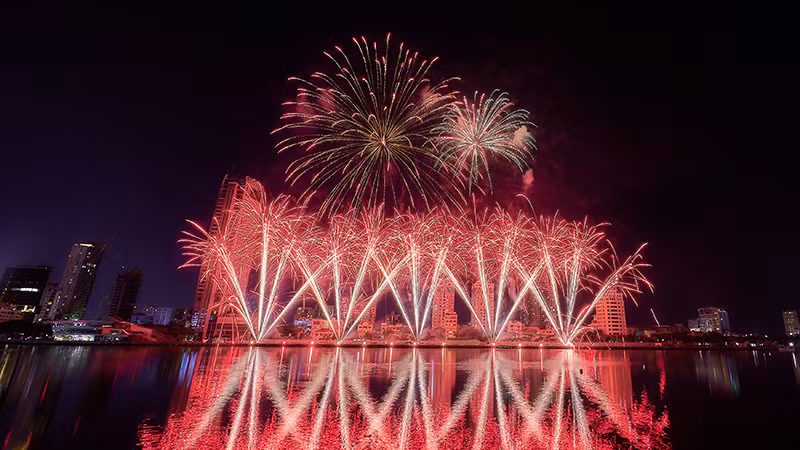 Pháp đã đưa một bản nhạc của Việt Nam vào phần trình diễn của mình.