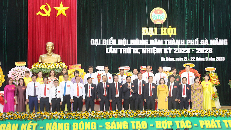 Ra mắt Ban Chấp hành nhiệm kỳ 2023-2028.