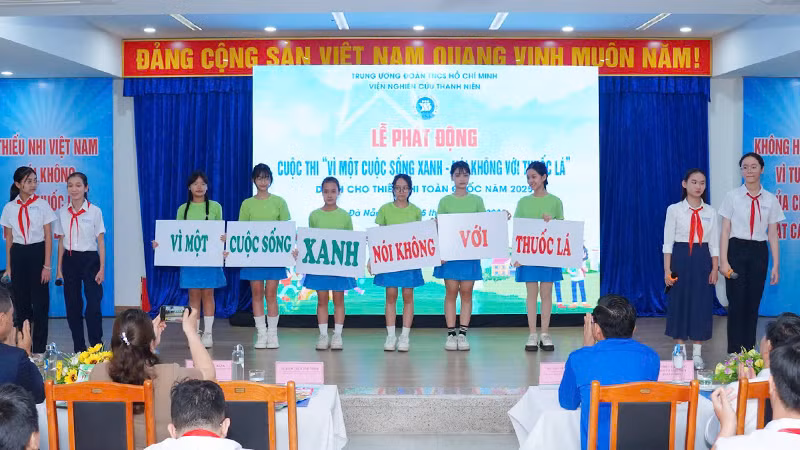 Thiếu nhi gửi thông điệp "Nói không với thuốc lá”.