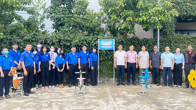 Nhiều khu vui chơi thiếu nhi được đưa vào hoạt động.