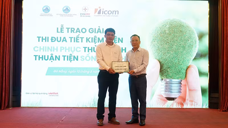 Trao giải Đặc biệt cho hộ gia đình.