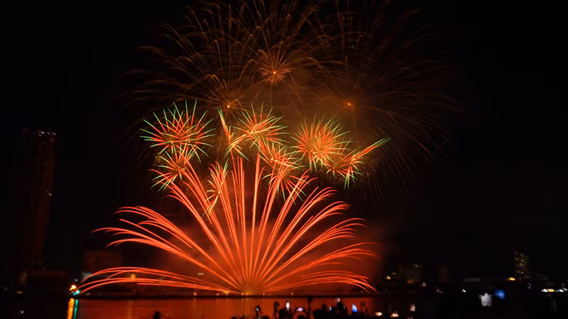 Pháp truyền tải thông điệp về sức mạnh, quyền lực và sự kết nối của con người.