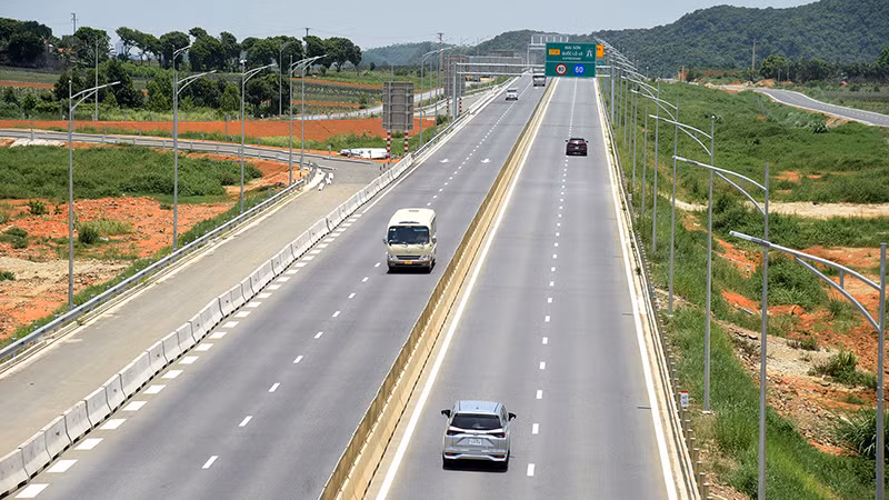 Chú thích ảnh: Tuyến đường cao tốc Cao Bồ-Mai Sơn đoạn qua Ninh Bình. Ảnh | TRẦN HẢI
