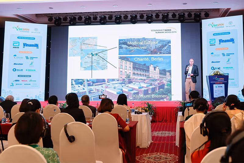 Chia sẻ của GS, BS Johann Ockenga, Giám đốc Trung tâm Tiêu hóa - Gan - Nội tiết và Dinh dưỡng, Bệnh viện Bremen (Đức).