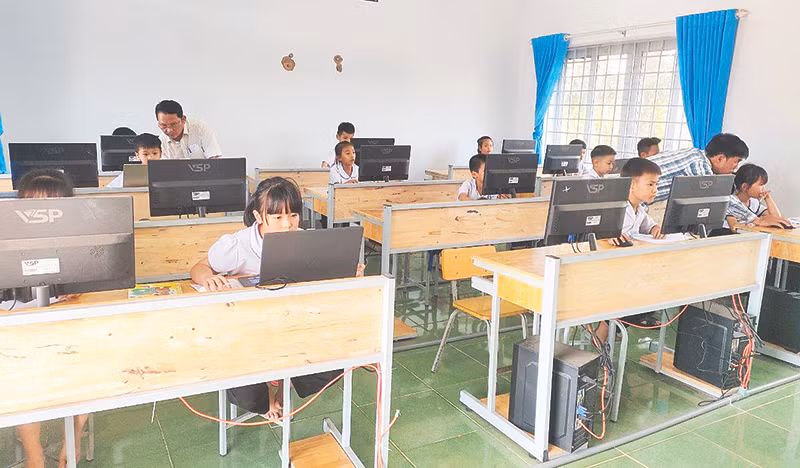 Cơ sở vật chất nhiều trường học ở Đắk Nông được đầu tư.