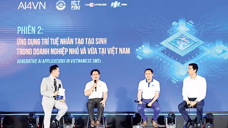 Các chuyên gia bàn về giải pháp ứng dụng trí tuệ nhân tạo tạo sinh trong doanh nghiệp. 