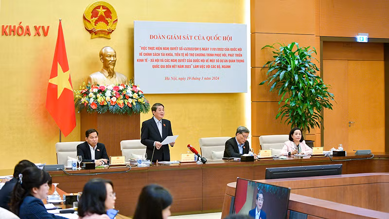 Đoàn Giám sát của Quốc hội làm việc với các bộ, ngành. Ảnh | DUY LINH
