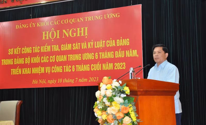 Đồng chí Nguyễn Văn Thể, Ủy viên Trung ương Đảng, Bí thư Đảng ủy Khối các cơ quan Trung ương phát biểu ý kiến chỉ đạo.