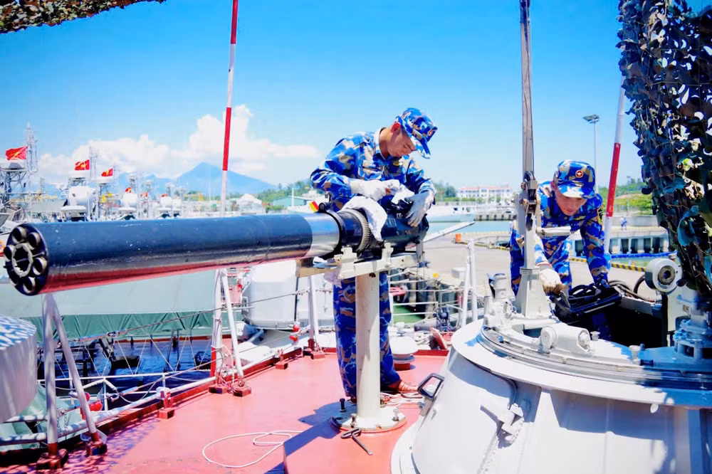 Lữ đoàn 172 luôn chú trọng thực hiện nghiêm nền nếp chế độ "Ngày kỹ thuật".