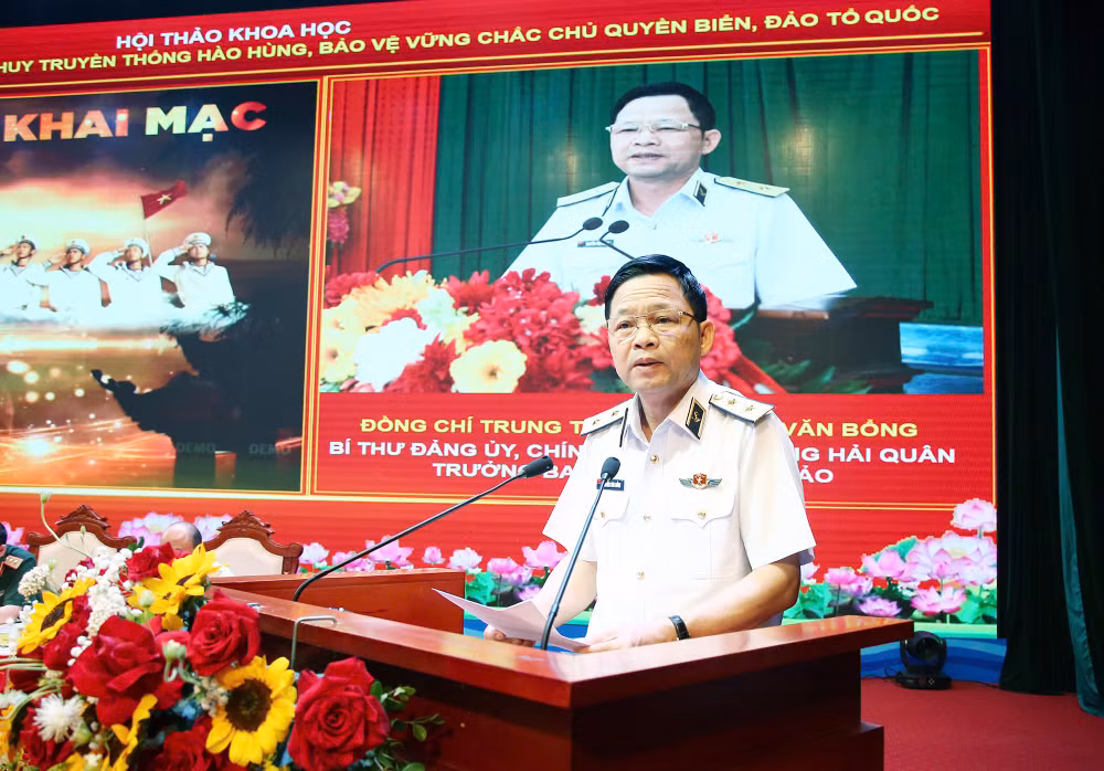 Trung tướng Nguyễn Văn Bổng phát biểu khai mạc hội thảo.