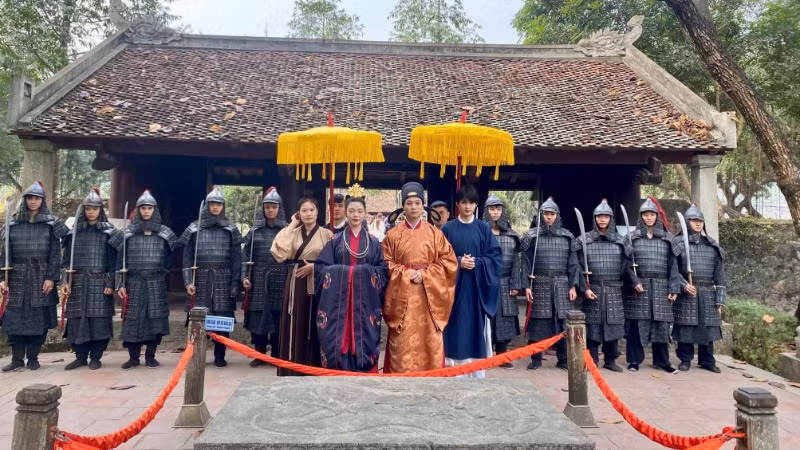 Các bộ trang phục truyền thống mang đậm dấu ấn, bản sắc của từng thời kỳ lịch sử.