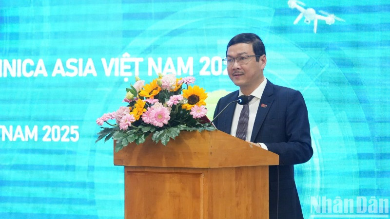 Ông Nguyễn Ngọc Thạch, Tổng Biên tập Báo Nông nghiệp Việt Nam phát biểu tại họp báo.