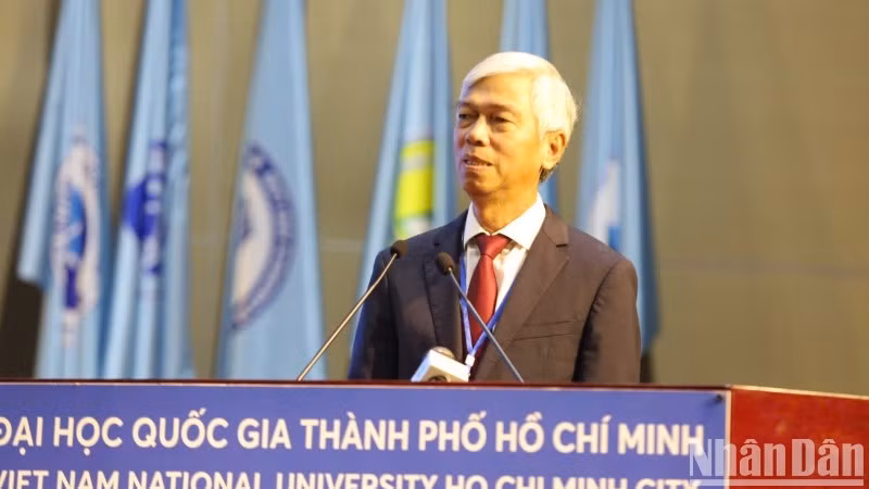 Phó Chủ tịch Ủy ban nhân dân Thành phố Hồ Chí Minh Võ Văn Hoan phát biểu tại hội thảo.