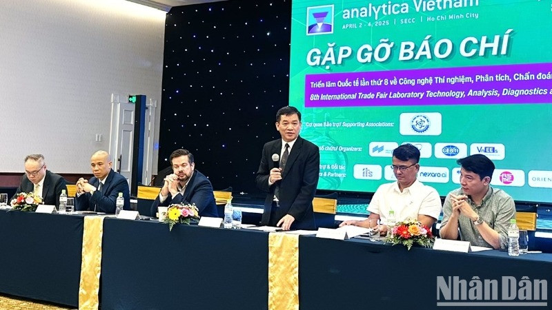 Ông Vũ Anh Tuấn, Phó Cục trưởng Cục Thông tin, Thống kê phát biểu tại họp báo.