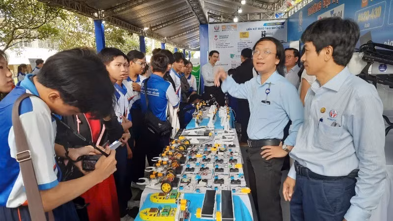 Đông đảo học sinh, sinh viên tham gia Ngày hội Khởi nghiệp quốc gia của học sinh, sinh viên lần thứ VII.