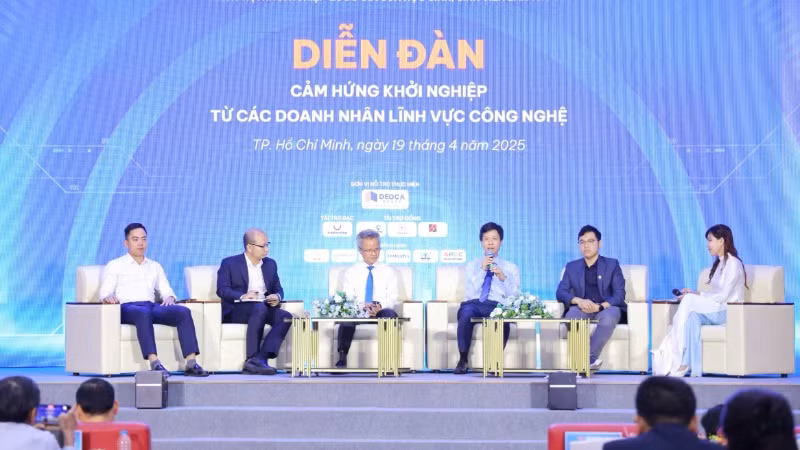 Các đại biểu tham gia thảo luận tại diễn đàn. (Ảnh: Trung tâm Truyền thông và sự kiện, Bộ Giáo dục và Đào tạo)