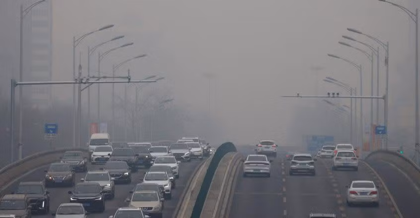 Giao thông vận tải là một trong những nguồn phát thải khí nhà kính lớn nhất, đặc biệt là CO2. (Ảnh: Reuters)