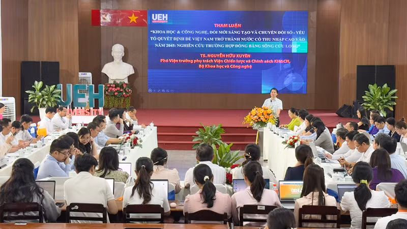 Quang cảnh buổi tọa đàm.