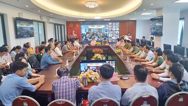 Quang cảnh buổi khai mạc. 