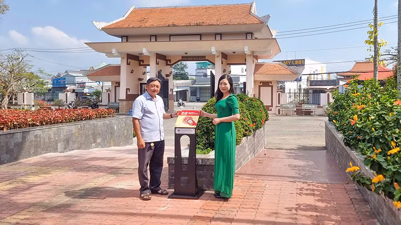 Dự án “Yêu lắm Việt Nam” được triển khai tại Khu lưu niệm Chủ tịch Hội đồng Bộ trưởng Phạm Hùng, ngụ xã Long Phước, huyện Long Hồ, tỉnh Vĩnh Long vào sáng 19/1.