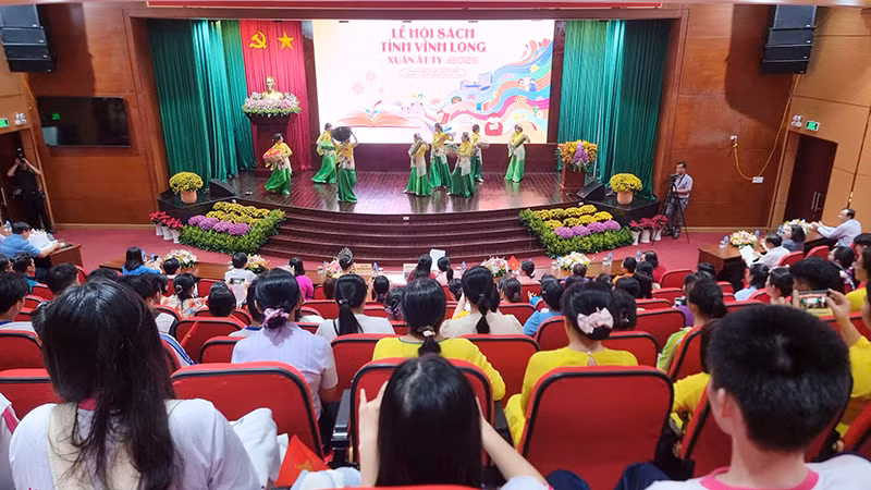 Quang cảnh buổi lễ.