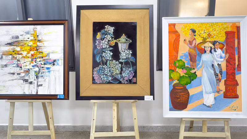 Những tác phẩm được trưng bày tại triển lãm.