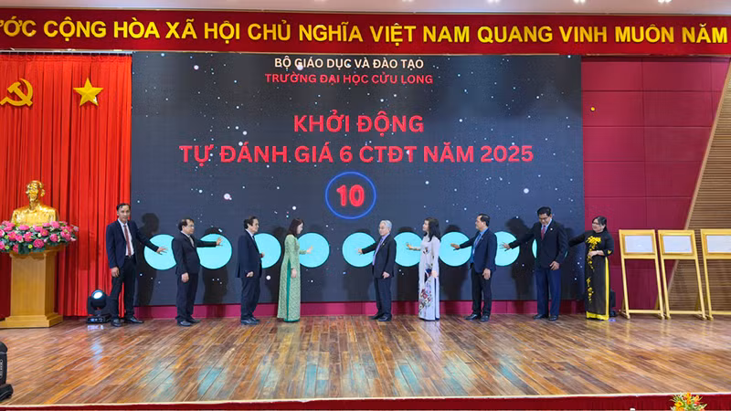 Khởi động thêm 6 chương trình đào tạo.