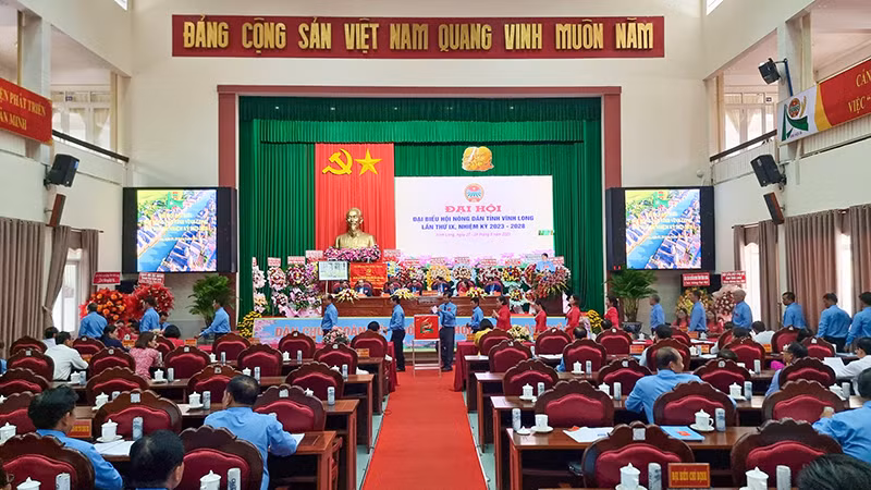 Đại biểu tham dự Đại hội tham gia bỏ phiếu bầu Ban Chấp hành khóa mới.