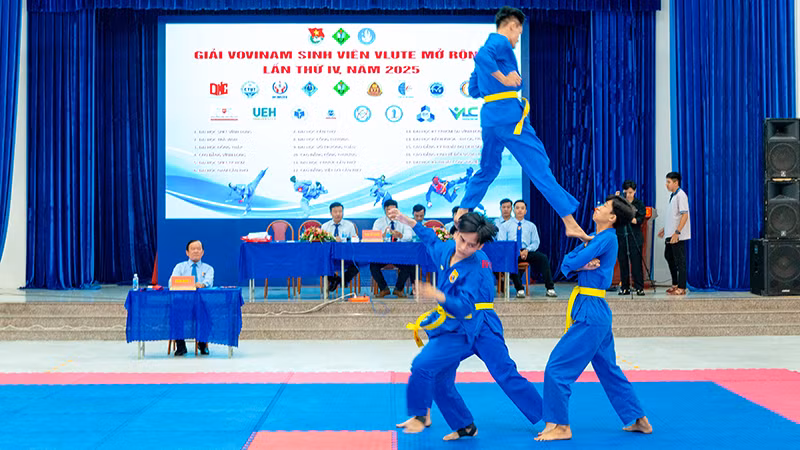 Thí sinh tham gia thi diễn. 