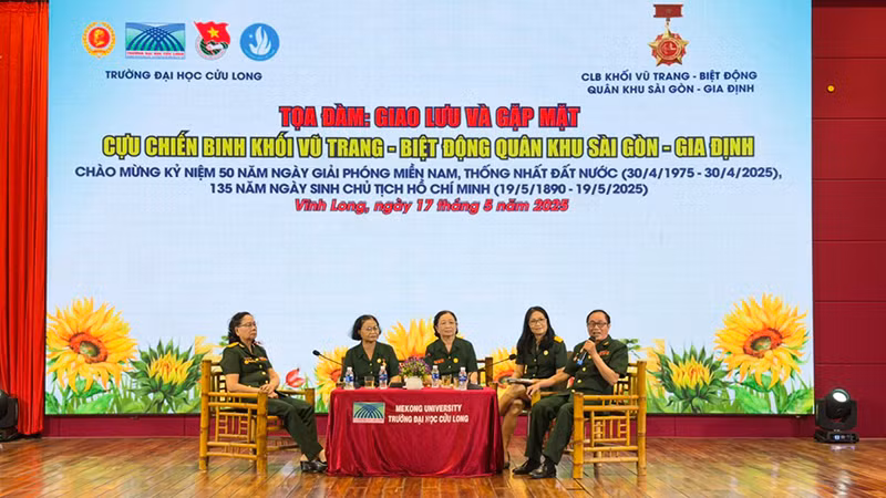 Cựu chiến binh Biệt động quân khu Sài Gòn – Gia Định tọa đàm tại buổi gặp gỡ, giao lưu. 