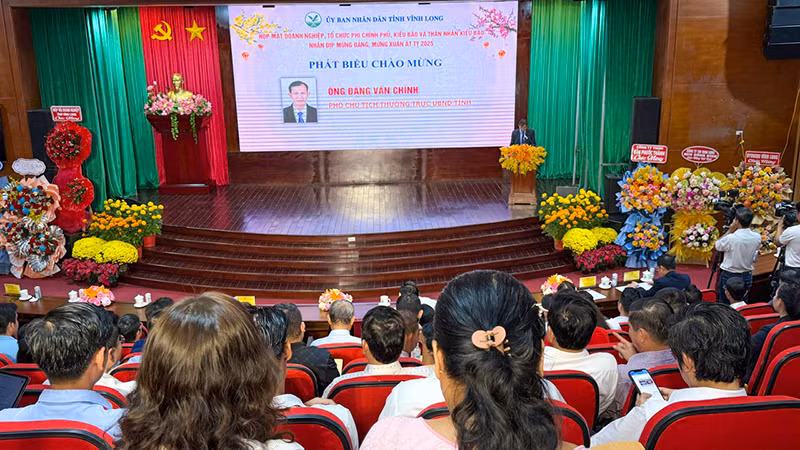 Quang cảnh buổi họp mặt.