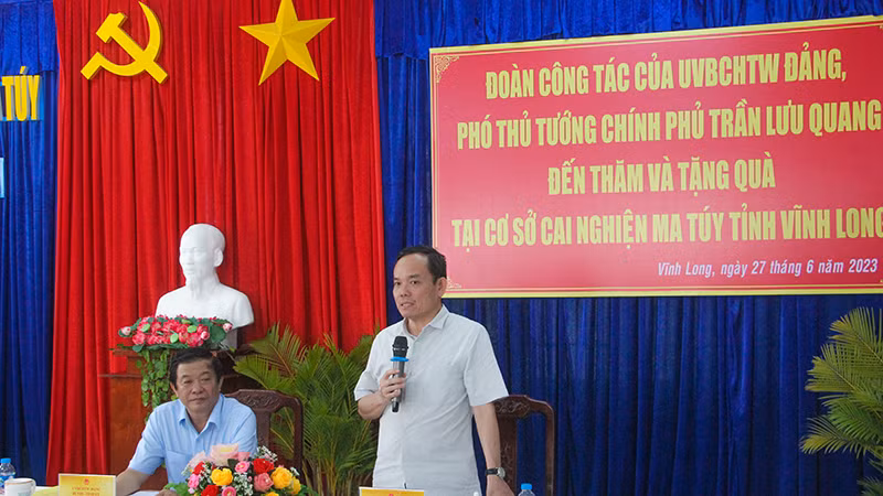 Phó Thủ tướng Trần Lưu Quang phát biểu tại buổi làm việc với Cơ sở cai nghiện ma túy tỉnh Vĩnh Long.