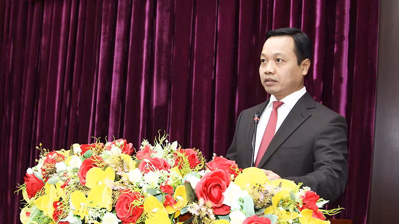 Tân Bí thư Tỉnh ủy Vĩnh Long Trần Tiến Dũng.