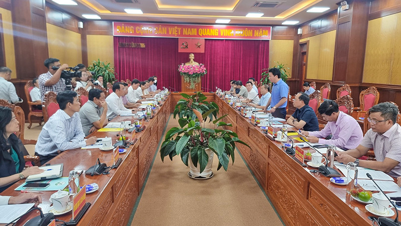 Quang cảnh buổi làm việc.