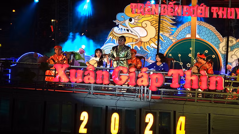 Các tiết mục đặc sắc trong chương trình.