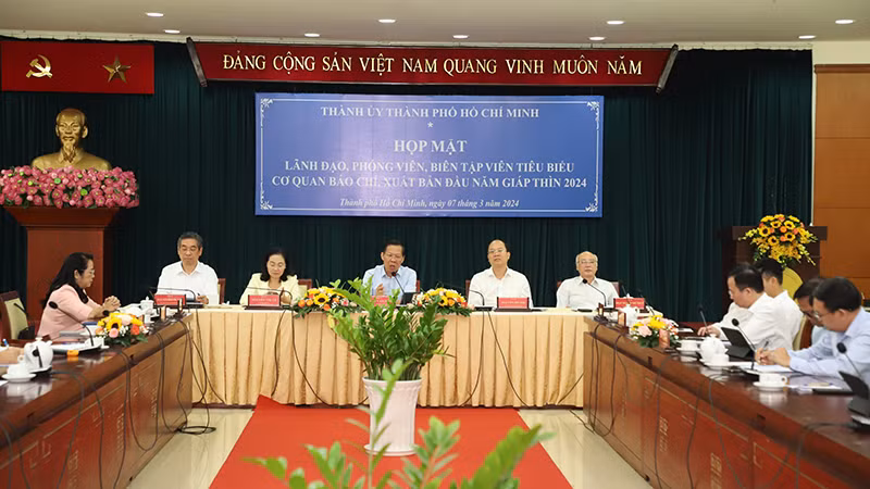 Quang cảnh buổi họp mặt.