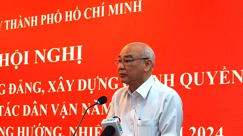 Đồng chí Phan Nguyễn Như Khuê, Trưởng Ban Tuyên giáo Thành ủy Thành phố Hồ Chí Minh phát biểu tại hội nghị.