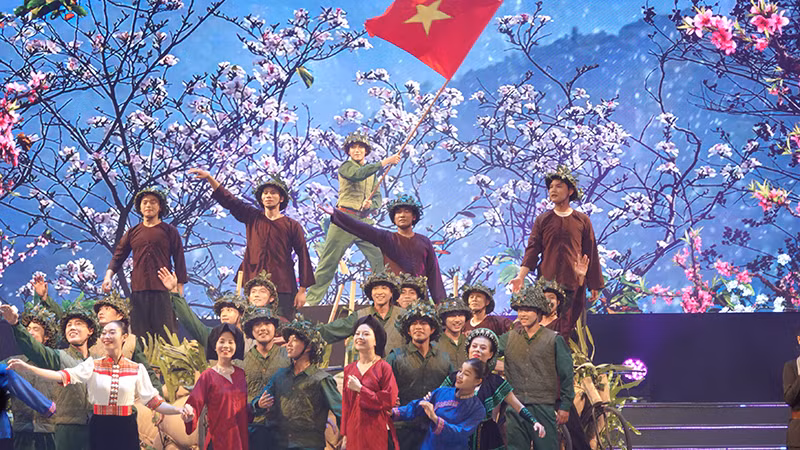 Tiết mục Chiến thắng Điện Biên.