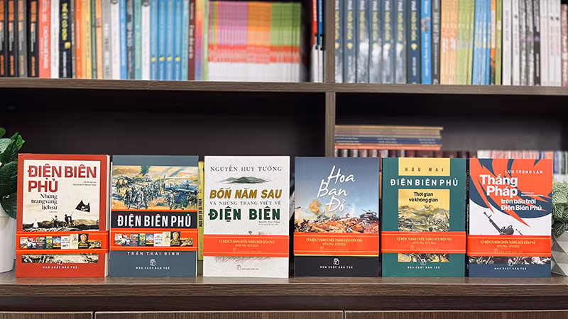Sáu tựa sách trong bộ Điện Biên Phủ vừa được phát hành.